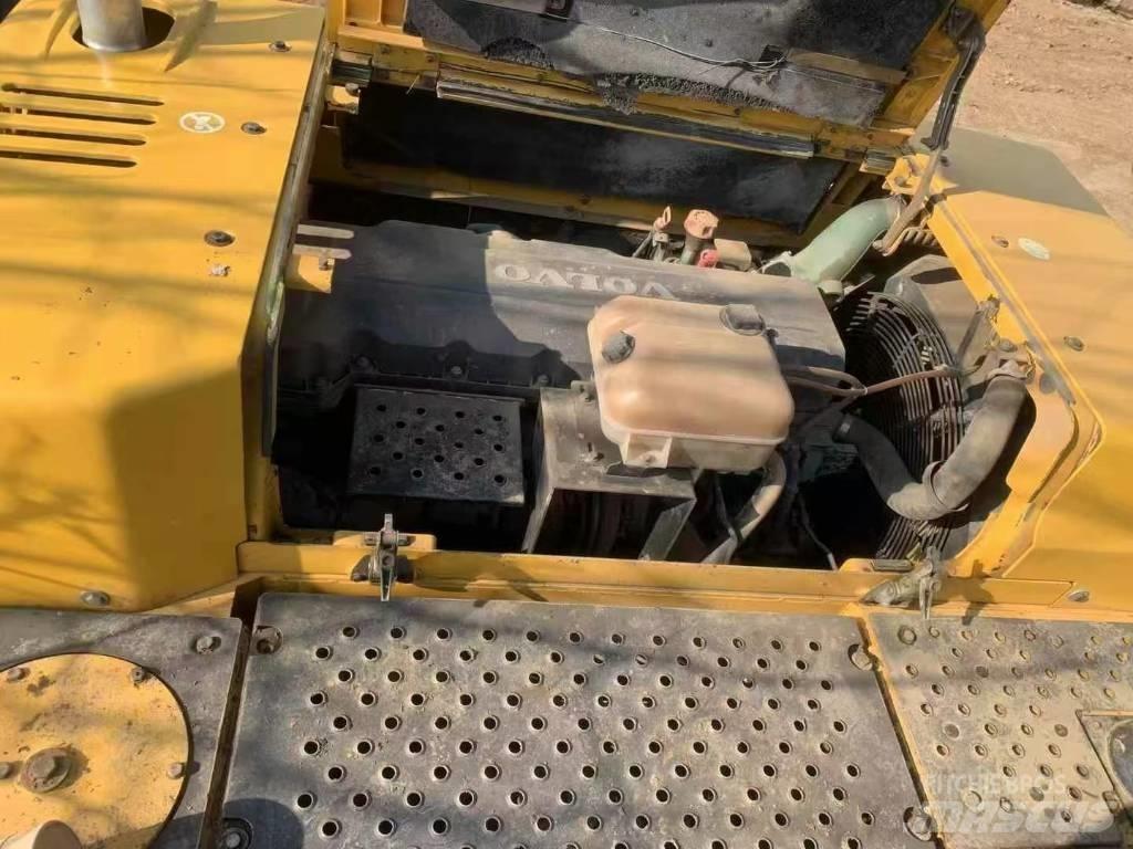 Volvo EC 380 Гусеничные экскаваторы