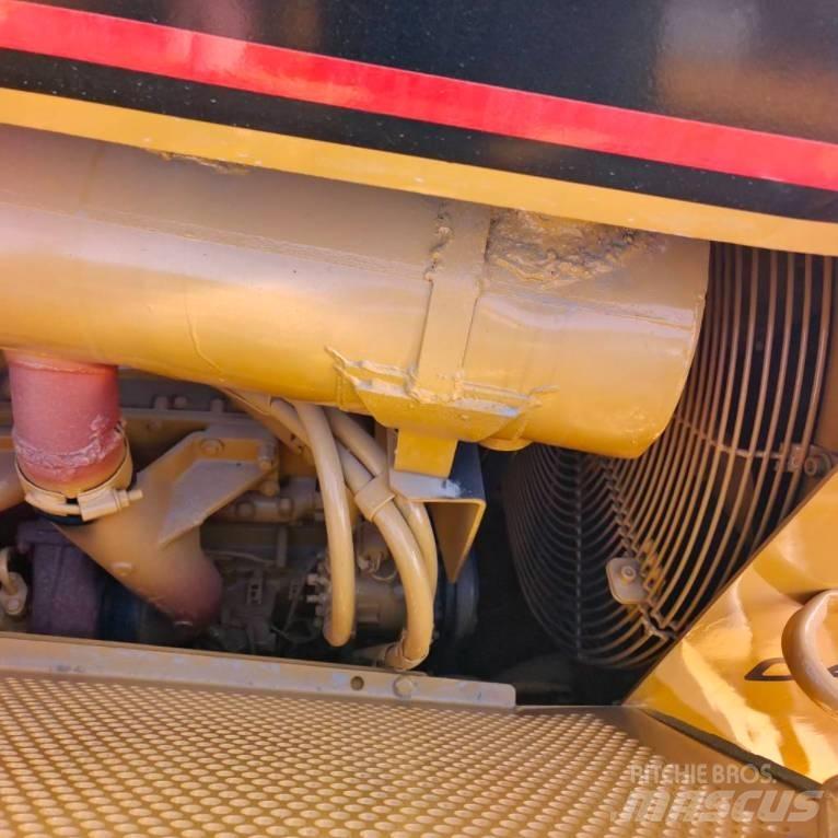 CAT D 6 R Гусеничные бульдозеры