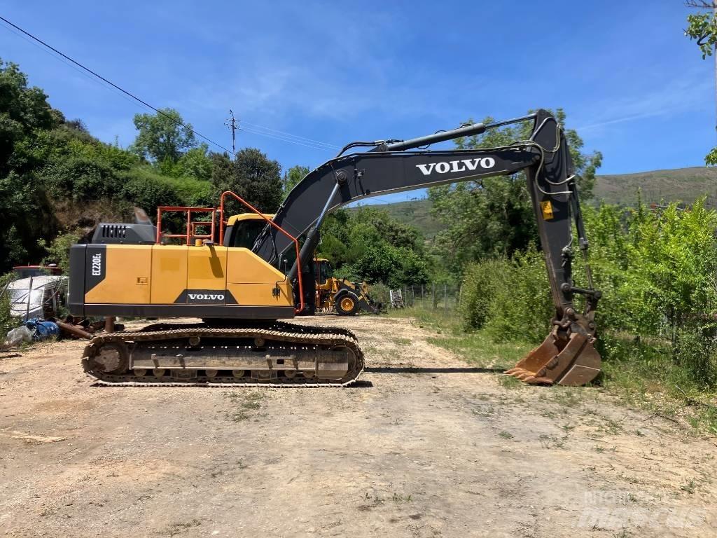 Volvo EC 220 E Гусеничные экскаваторы