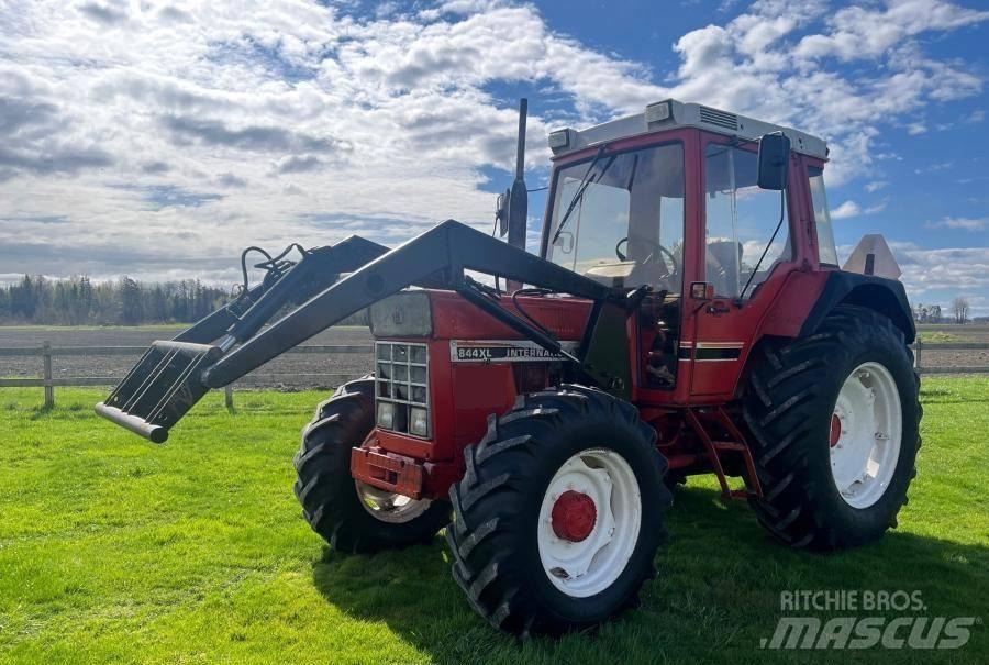 Case IH 844 XL Трактора