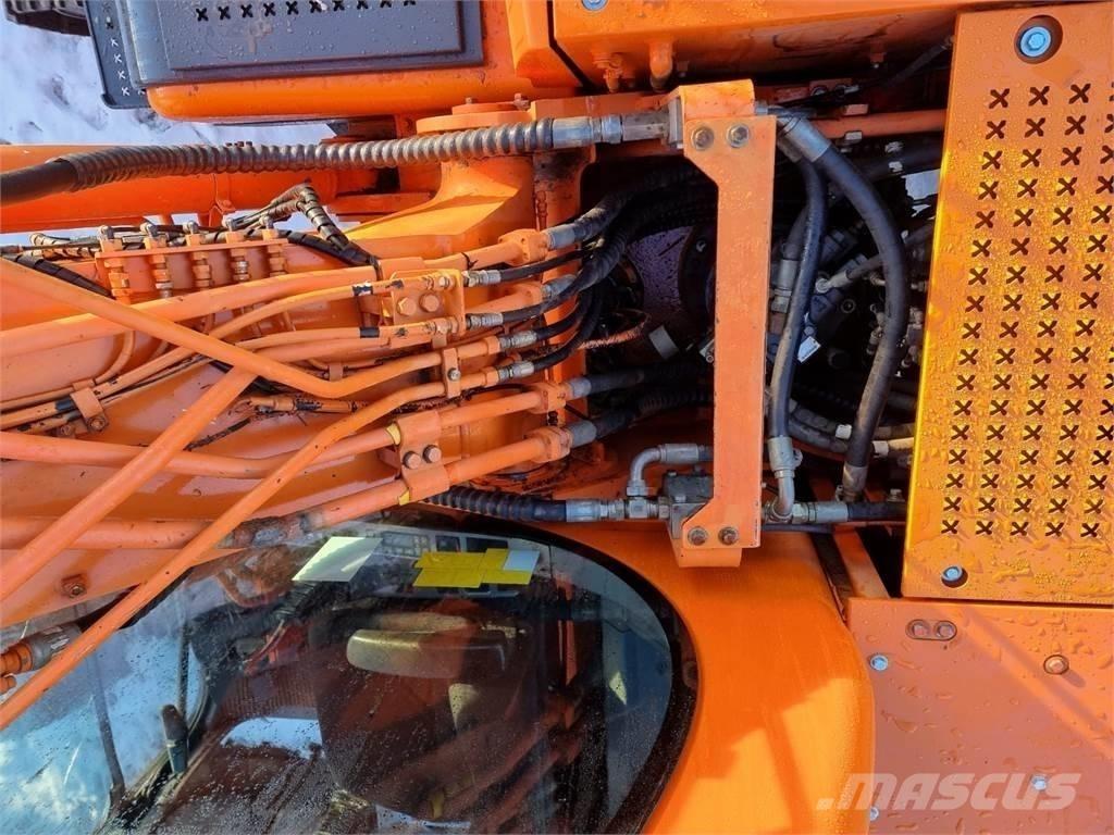 Doosan DX 225 LC Гусеничные экскаваторы