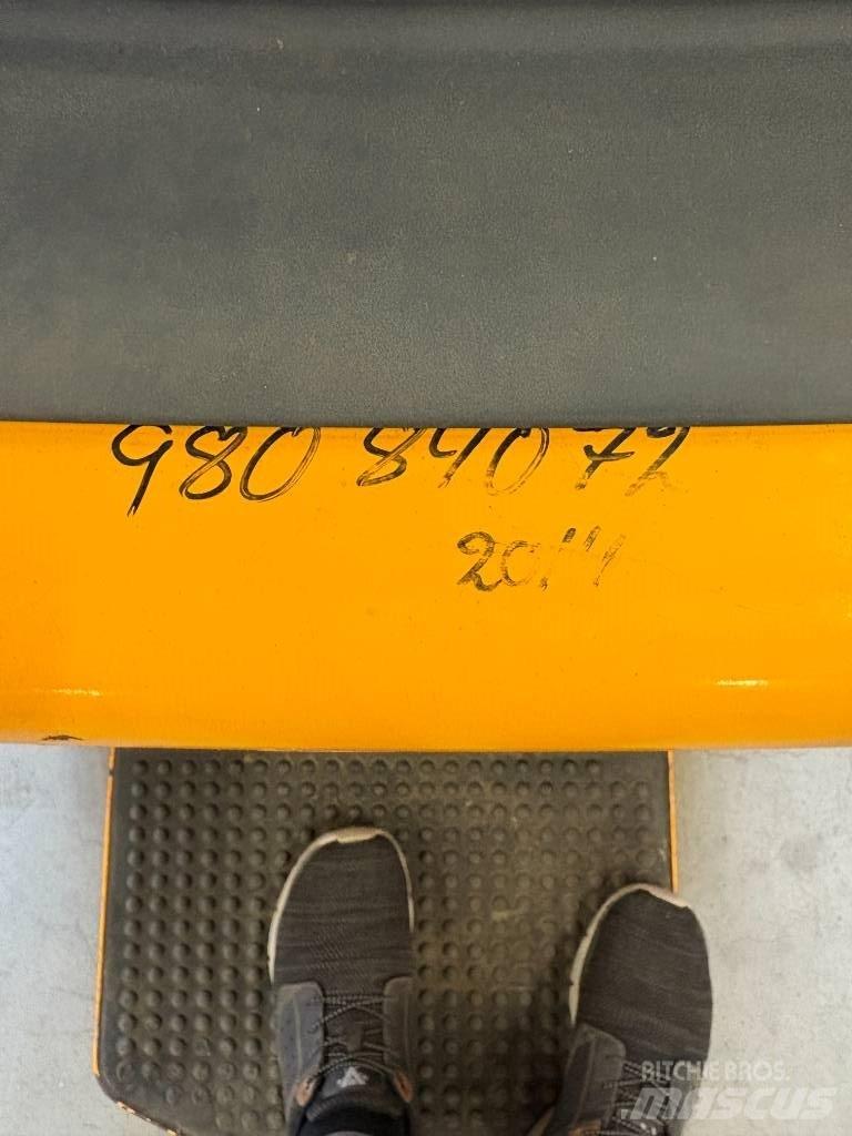Jungheinrich ERE 225 Самоходные электрические тележки