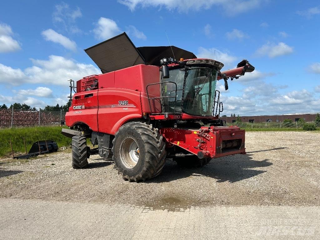 Case IH 7250 Зерноуборочные комбайны