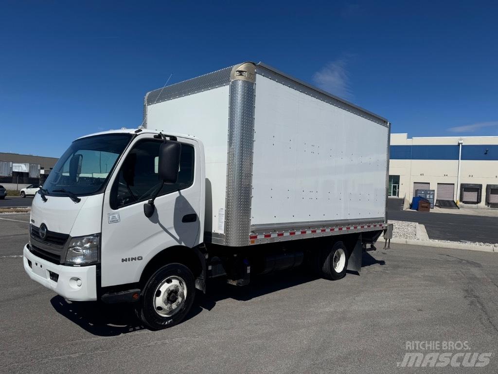 Hino 155 Грузовики-Фургоны