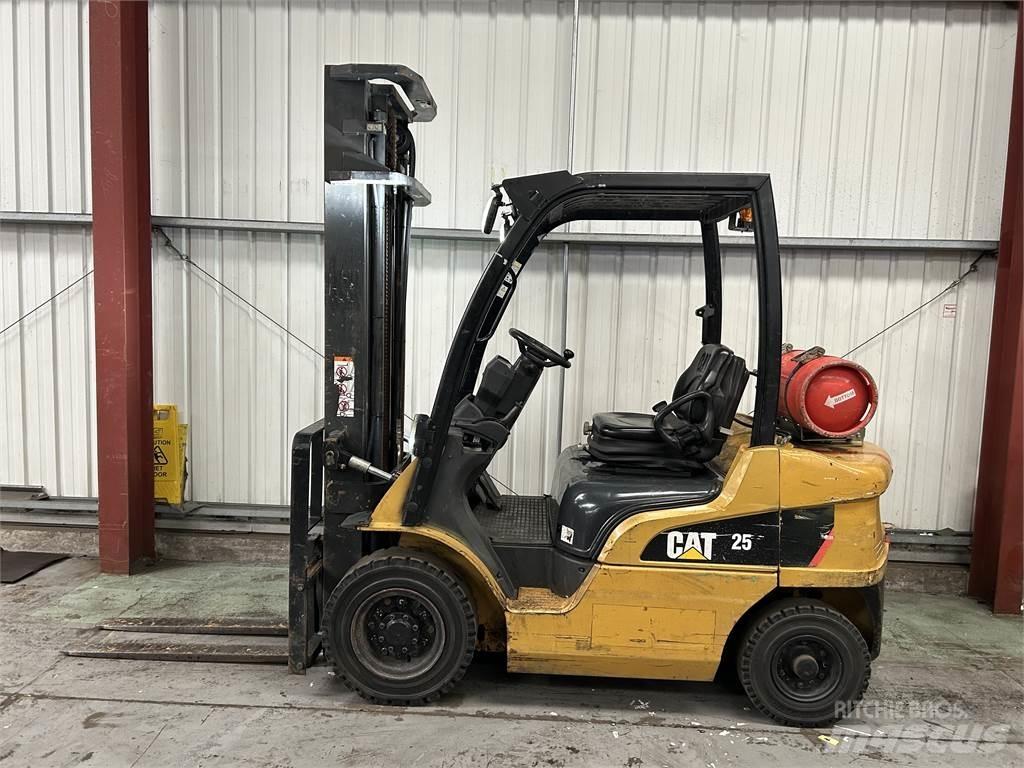 CAT GP25N Газовые погрузчики