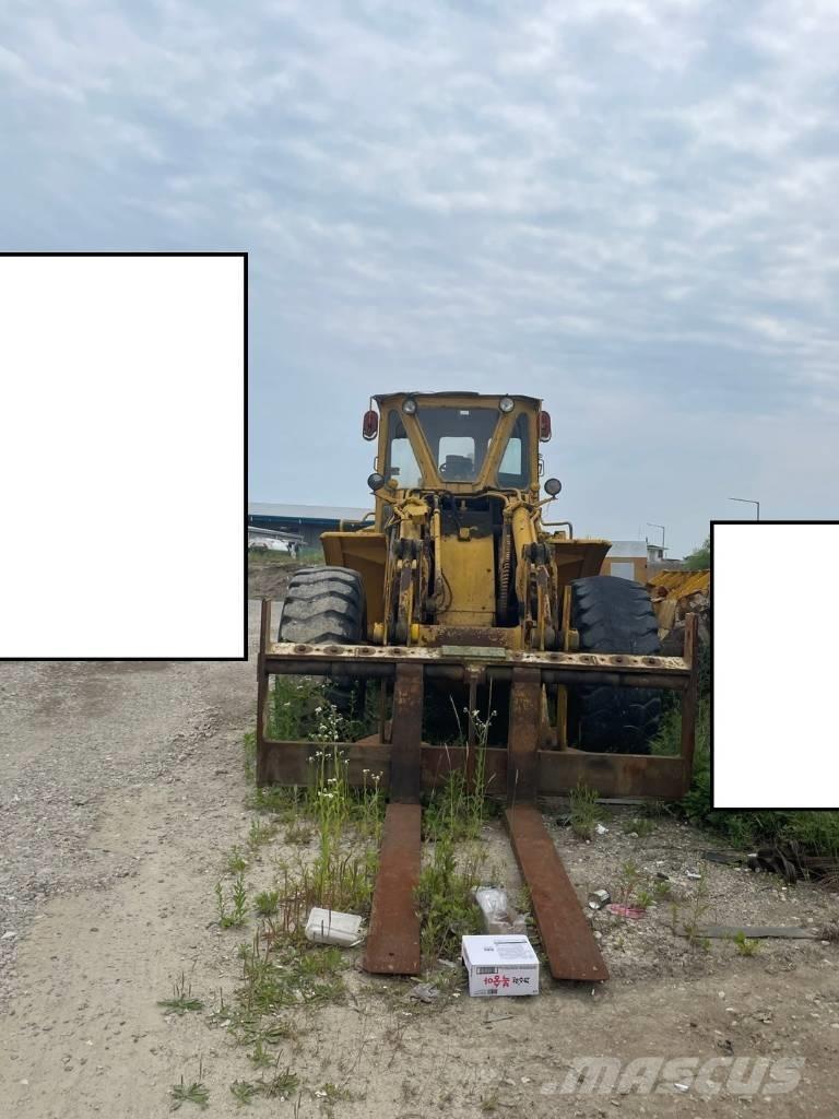 CAT 980 B Фронтальные погрузчики