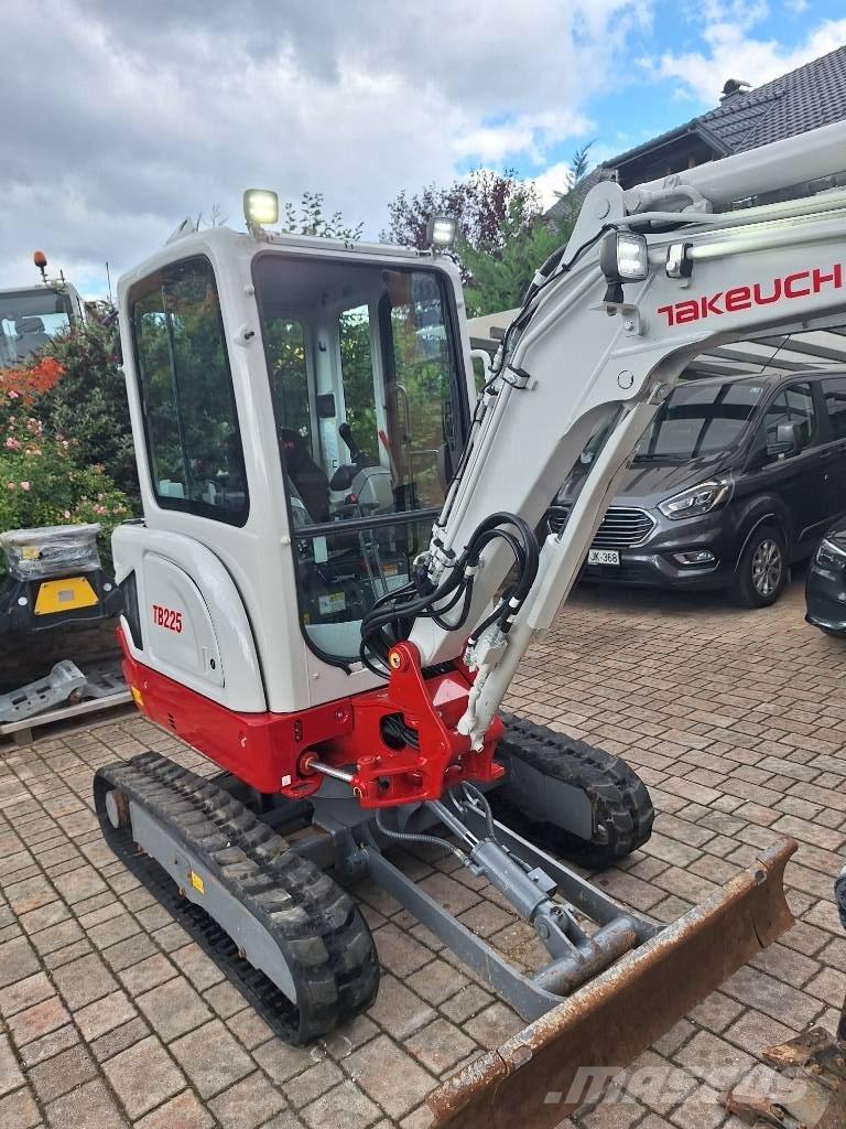 Takeuchi TB 225 Мини-экскаваторы