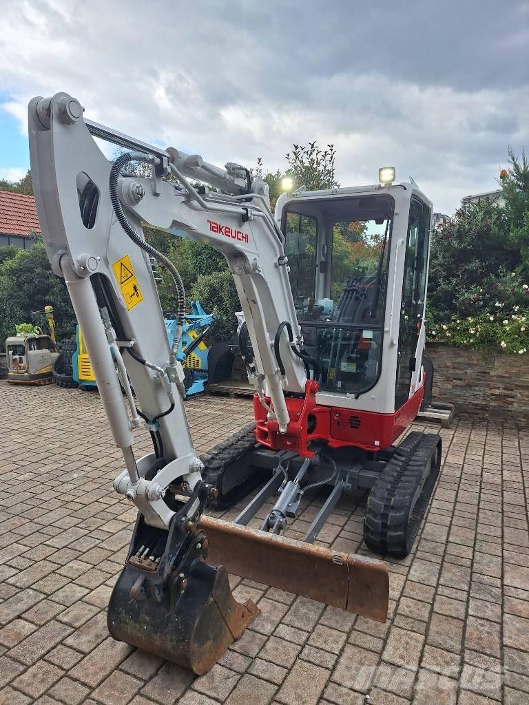 Takeuchi TB 225 Мини-экскаваторы