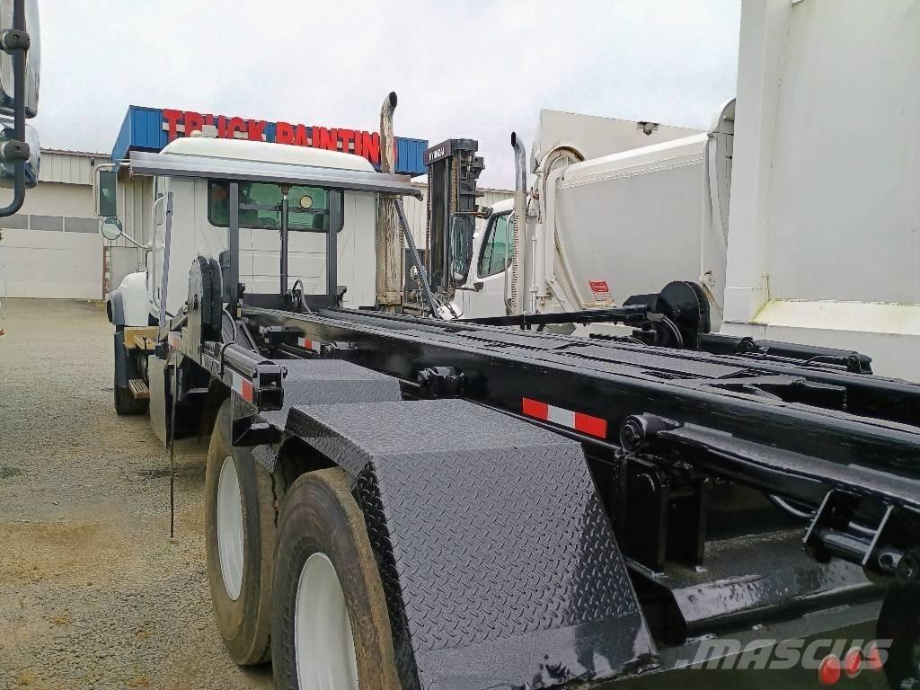 Mack CV 713 Контейнеровозы