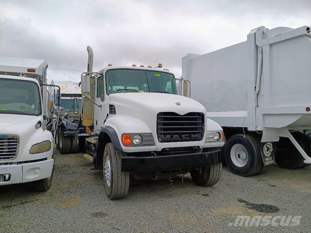 Mack CV 713 Контейнеровозы