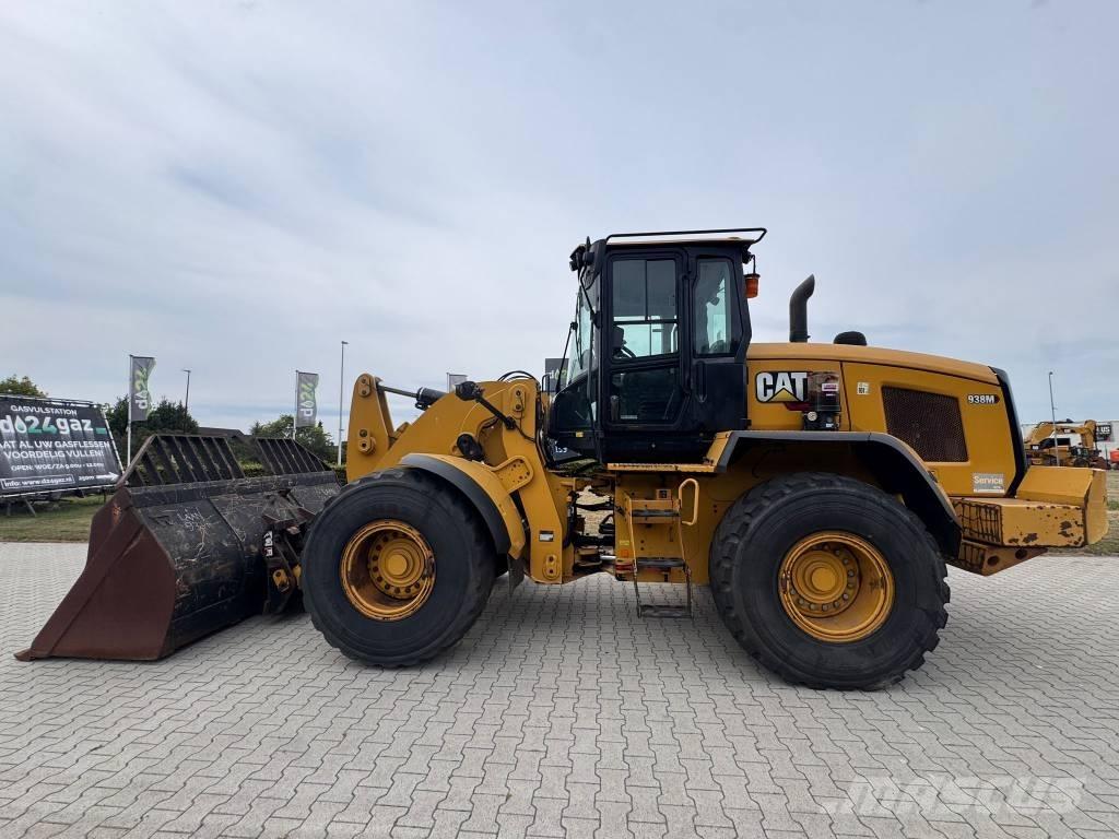 CAT 938 M Фронтальные погрузчики