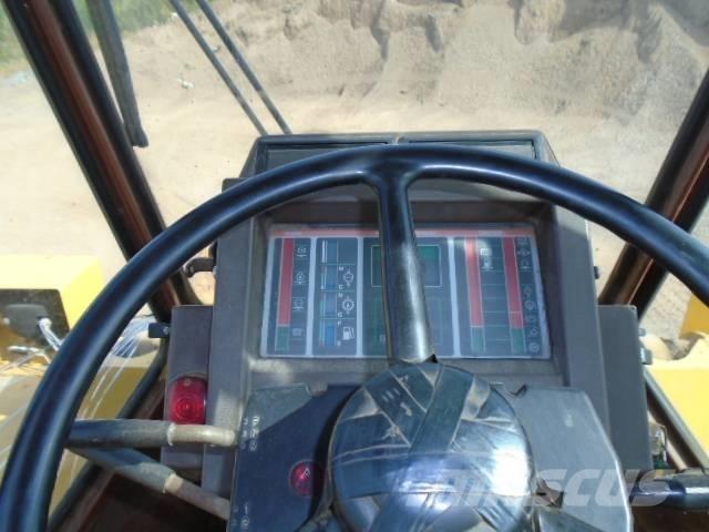 Komatsu WA 250 Фронтальные погрузчики
