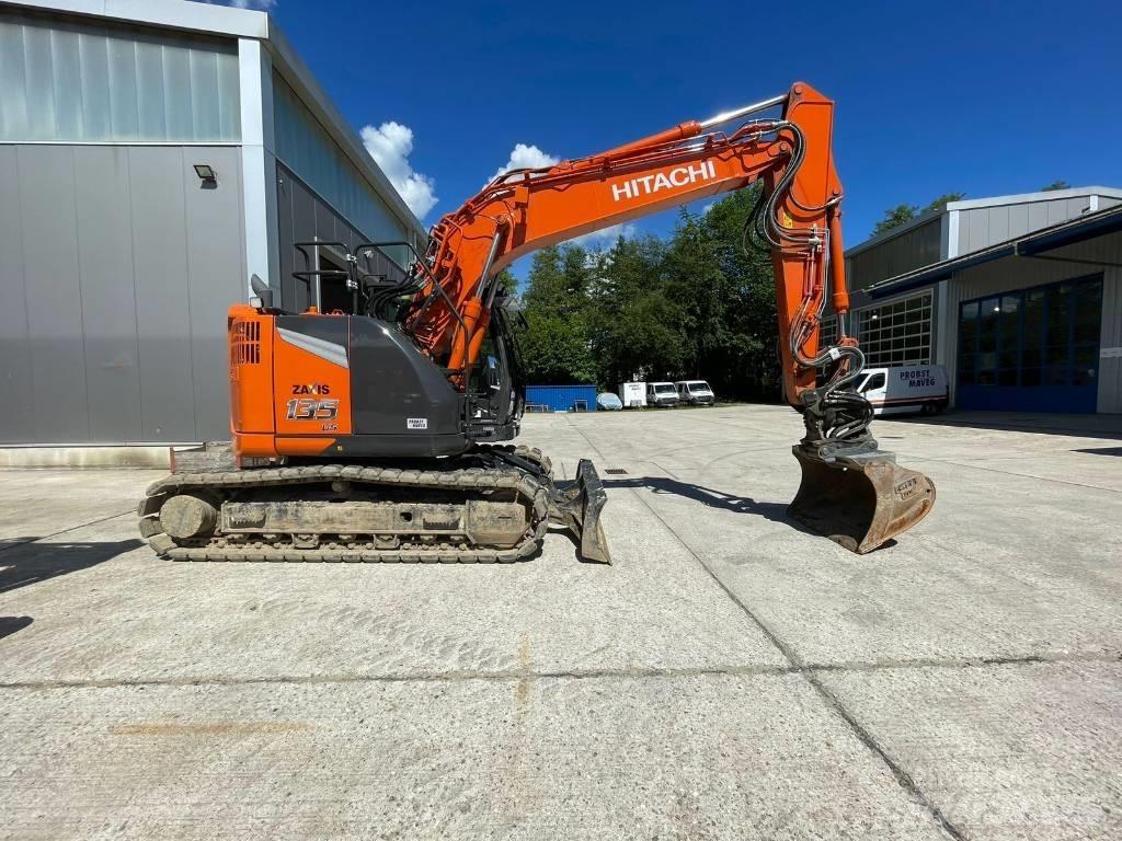 Hitachi ZX135US Гусеничные экскаваторы