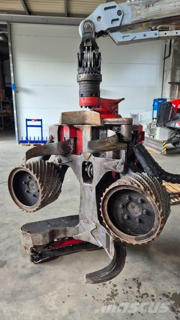 Komatsu S 132 Сучкорезы
