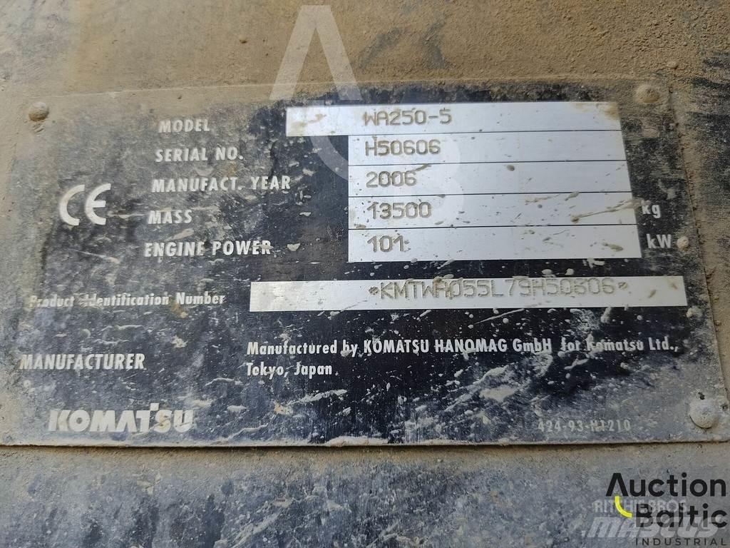 Komatsu WA250-5 Фронтальные погрузчики