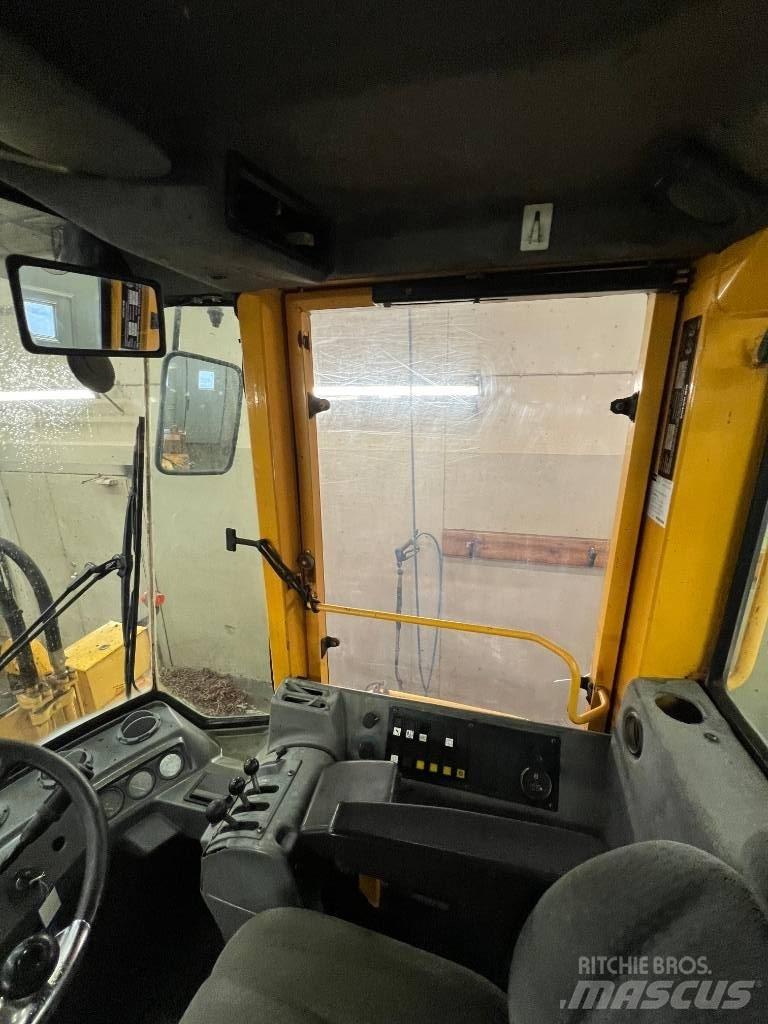 Volvo L90 B Фронтальные погрузчики