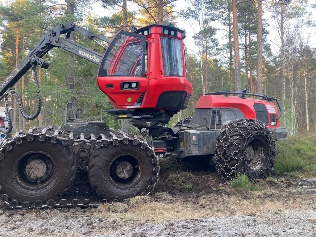 Komatsu 951 Харвестеры