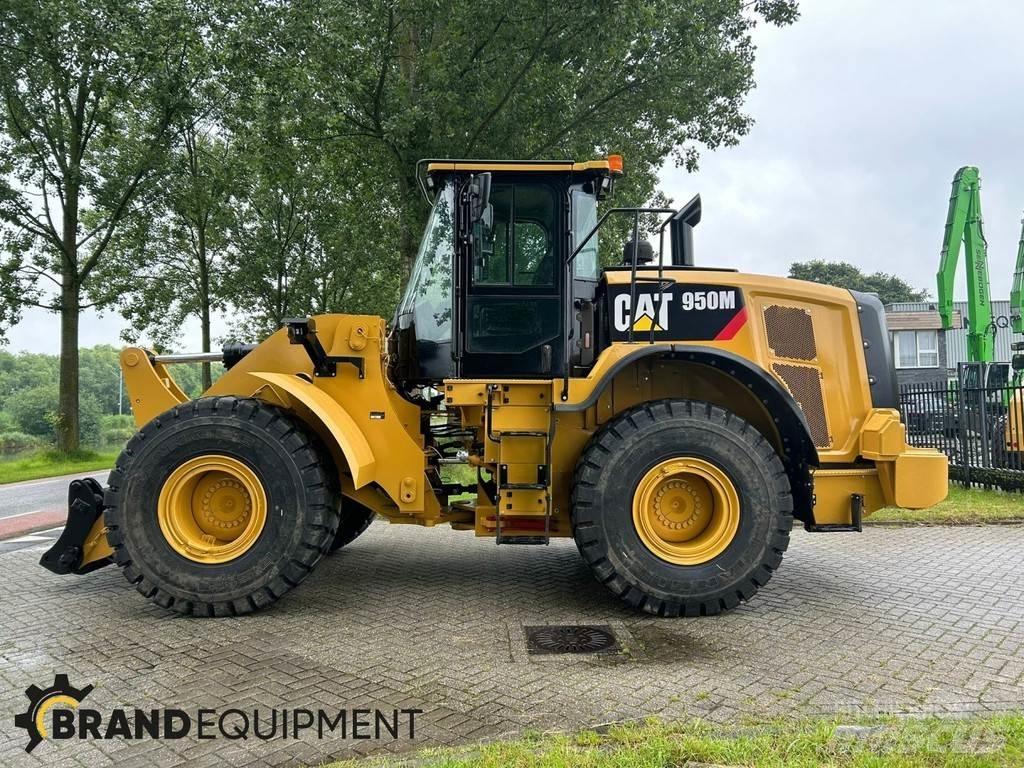 CAT 950M Фронтальные погрузчики