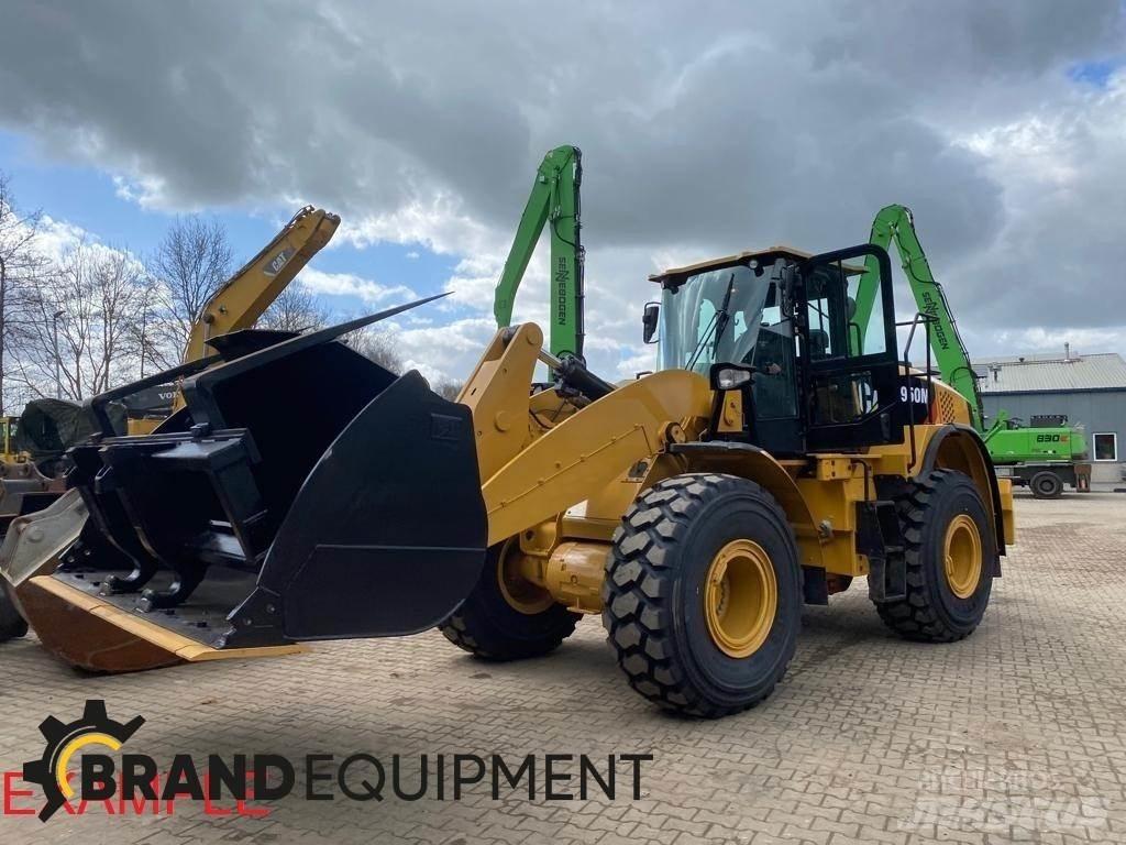 CAT 950M Фронтальные погрузчики