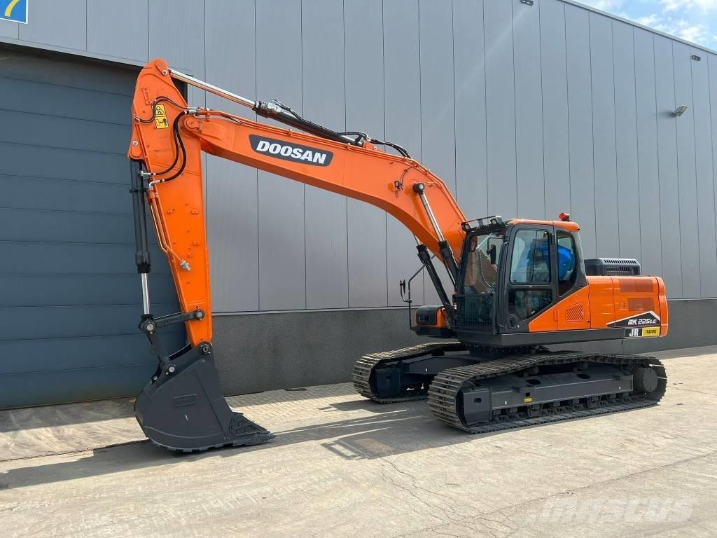 Doosan DX 225 LC-7M Гусеничные экскаваторы
