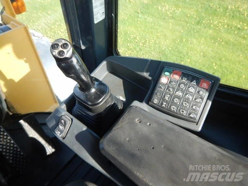 John Deere 624K Фронтальные погрузчики