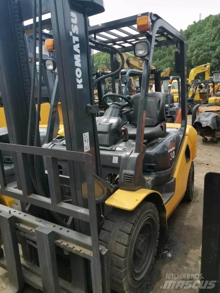 Komatsu 30 Телескопические погрузчики