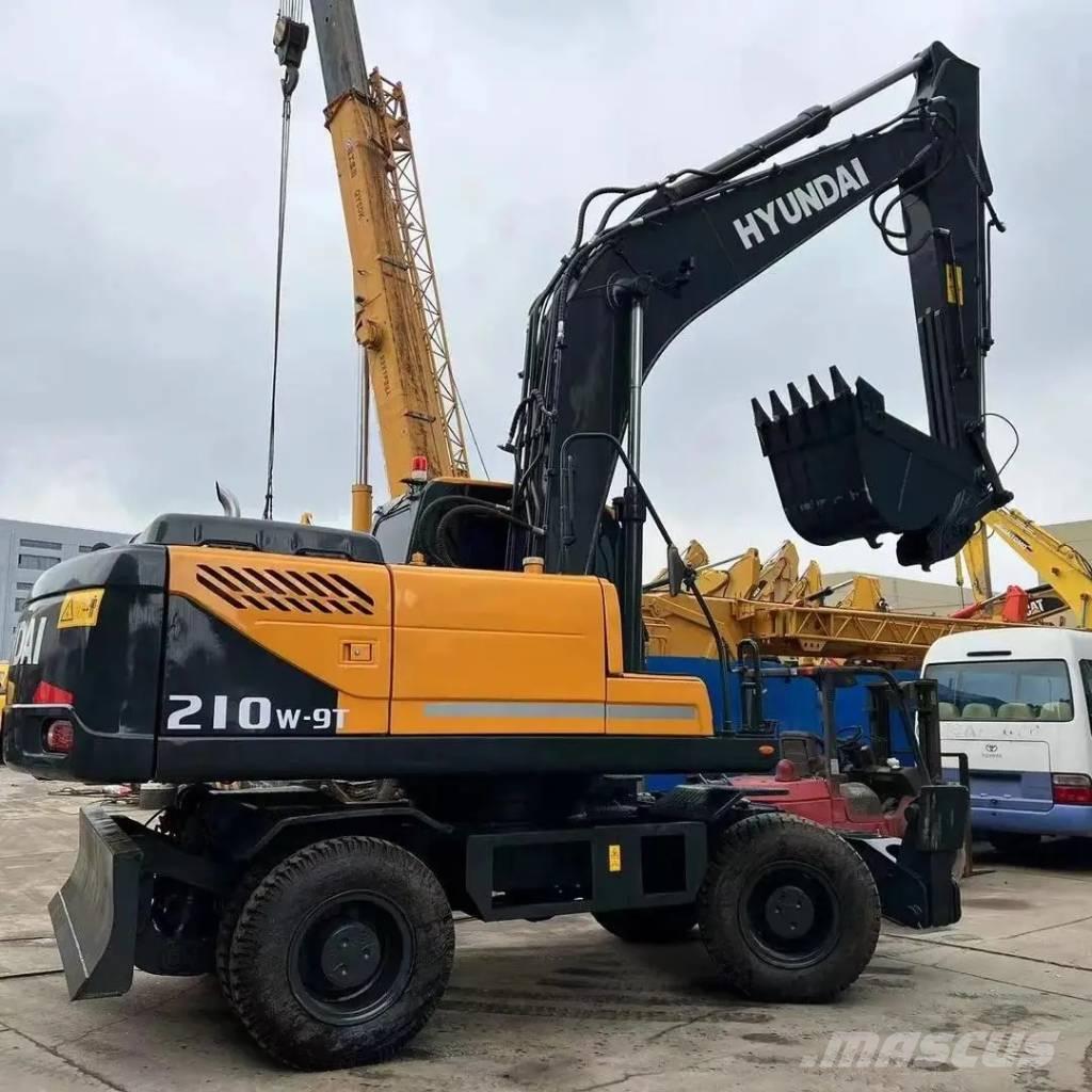 Hyundai R210W-9 Колёсные экскаваторы