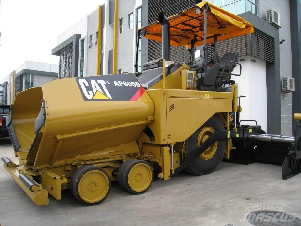 CAT AP 600 D Асфальтоукладчики