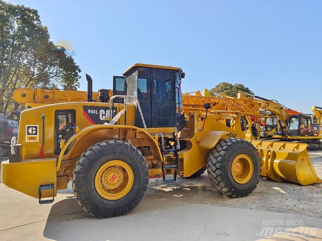 CAT 966 L Фронтальные погрузчики
