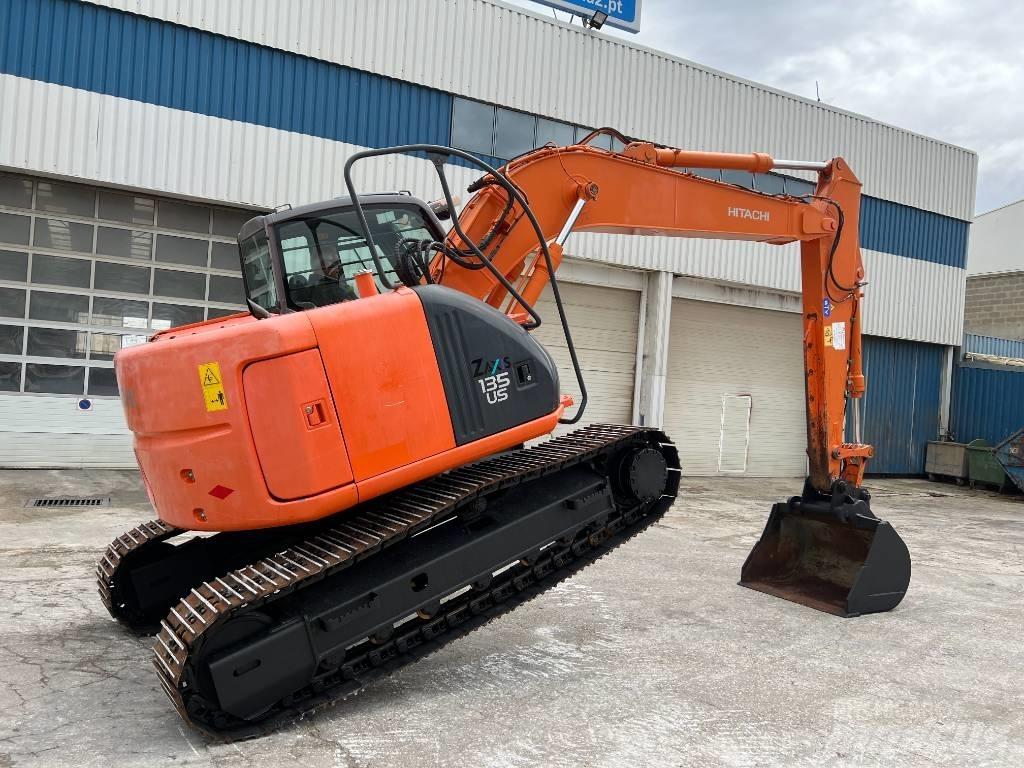 Hitachi ZX 135 US Гусеничные экскаваторы