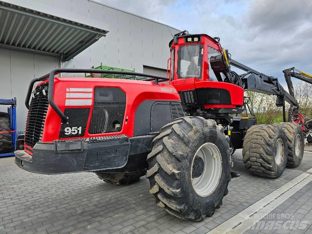 Komatsu 951 Харвестеры