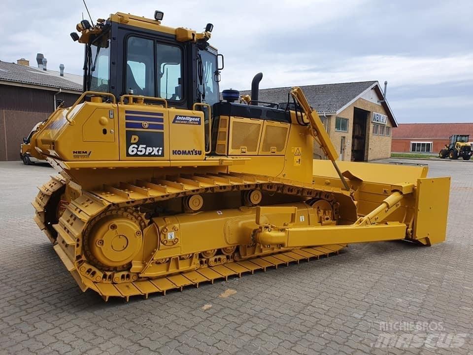 Komatsu D 65 PX-17 Гусеничные бульдозеры