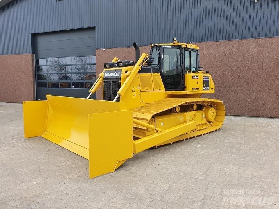 Komatsu D 65 PX-17 Гусеничные бульдозеры