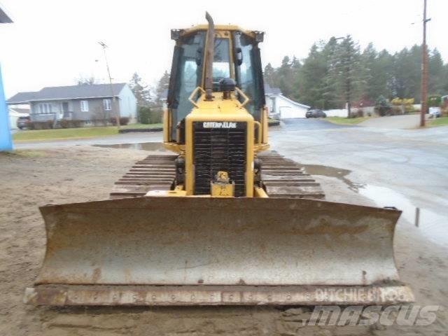 CAT D 3 G LGP Гусеничные бульдозеры