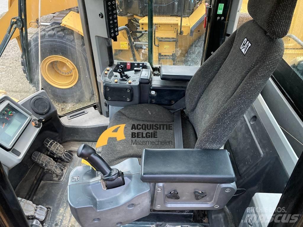 CAT 966M Фронтальные погрузчики