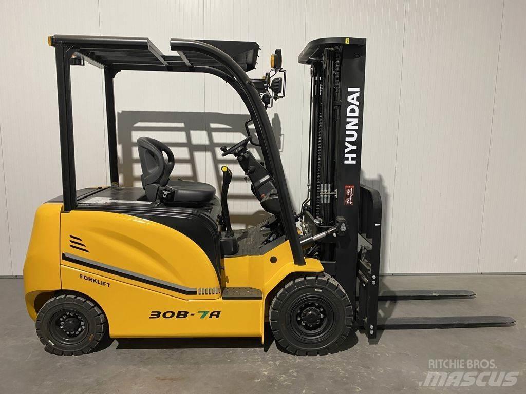 Hyundai 30B-7A Электропогрузчики