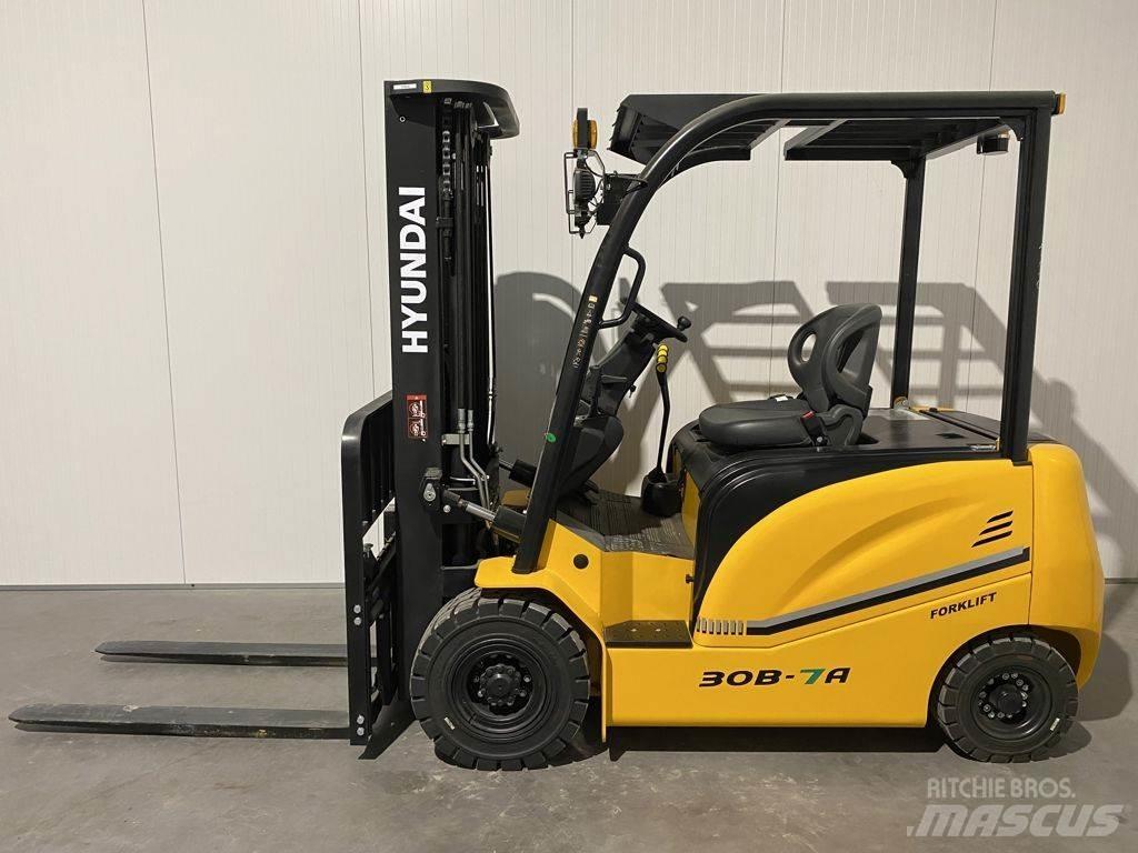 Hyundai 30B-7A Электропогрузчики