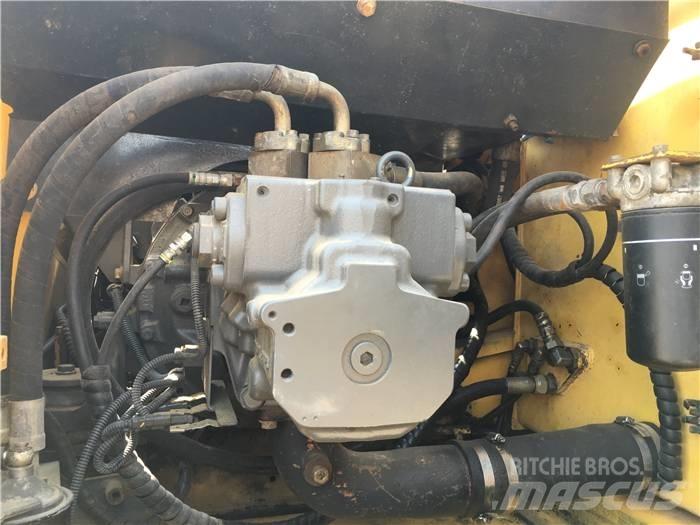 Komatsu PC 200-7 Гусеничные экскаваторы