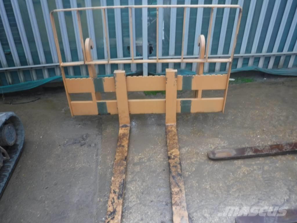 CASE 721 B XT Фронтальные погрузчики