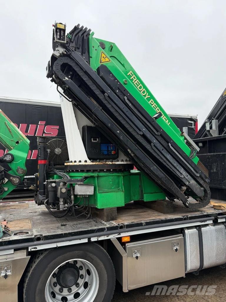  55 tm met Flyjib Краны-манипуляторы