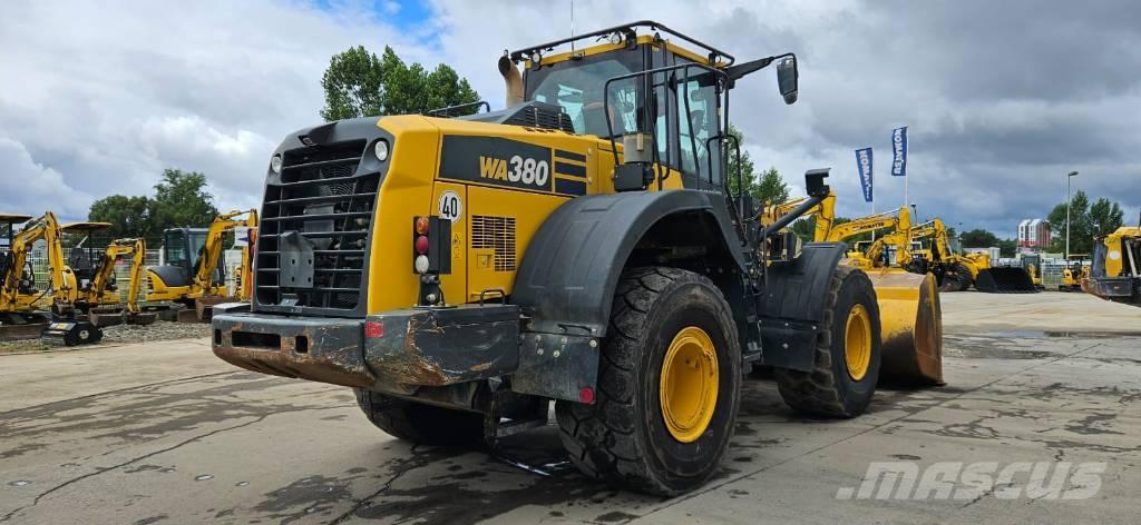 Komatsu WA380-8 Фронтальные погрузчики