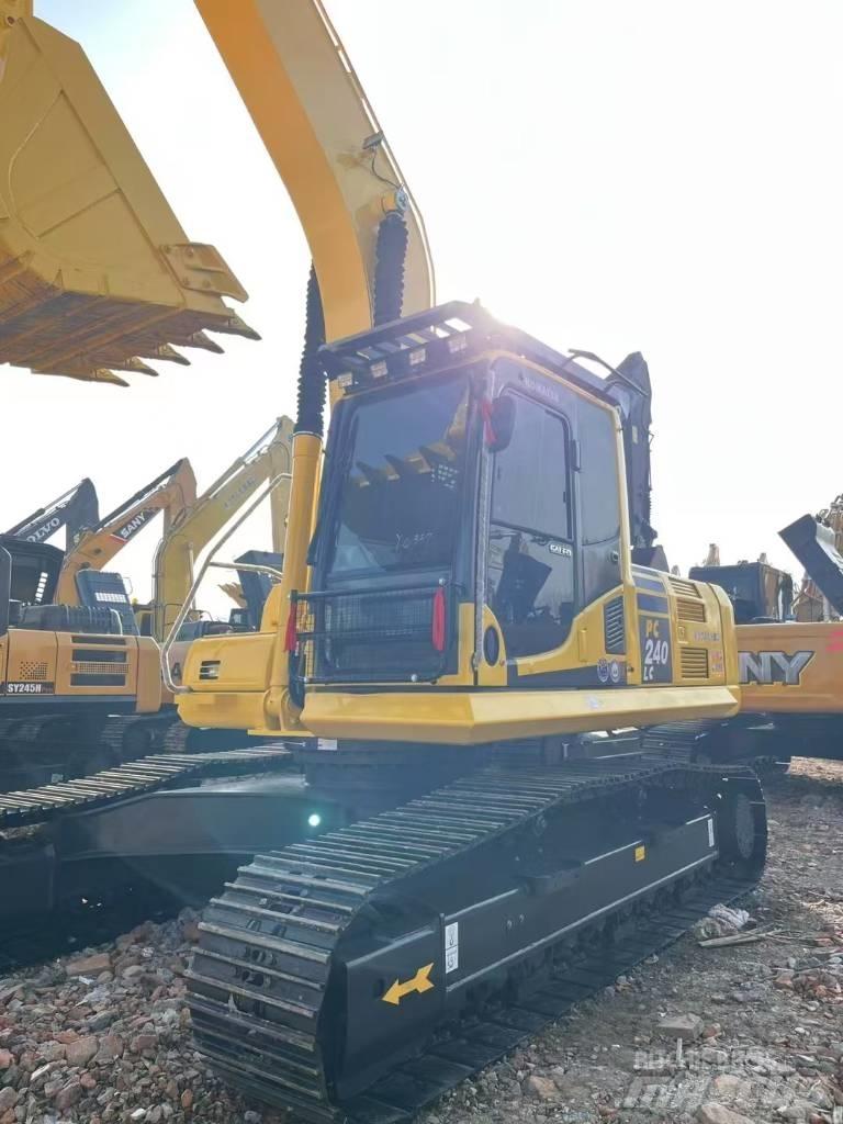 Komatsu 240 LC-8 Гусеничные экскаваторы
