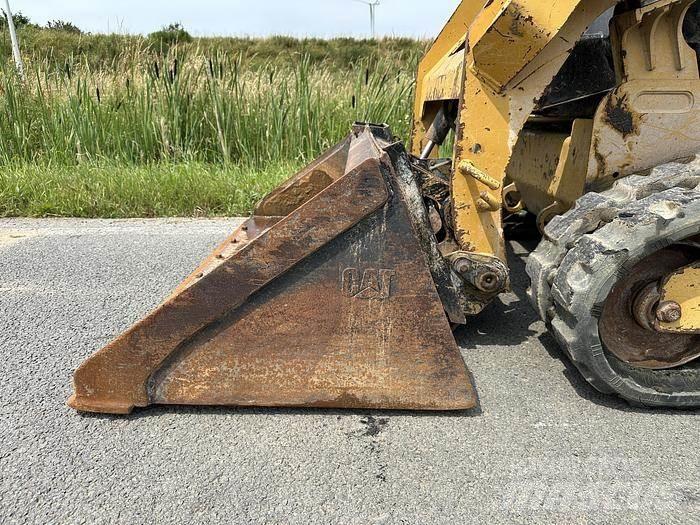 CAT 239D Гусеничные фронтальные погрузчики