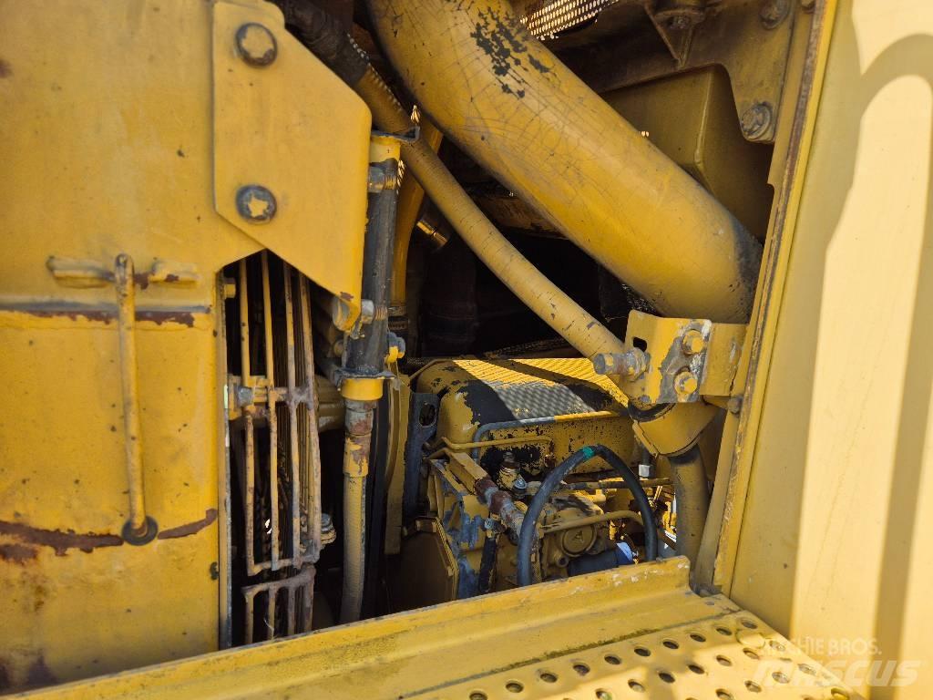 CAT 963B Гусеничные фронтальные погрузчики