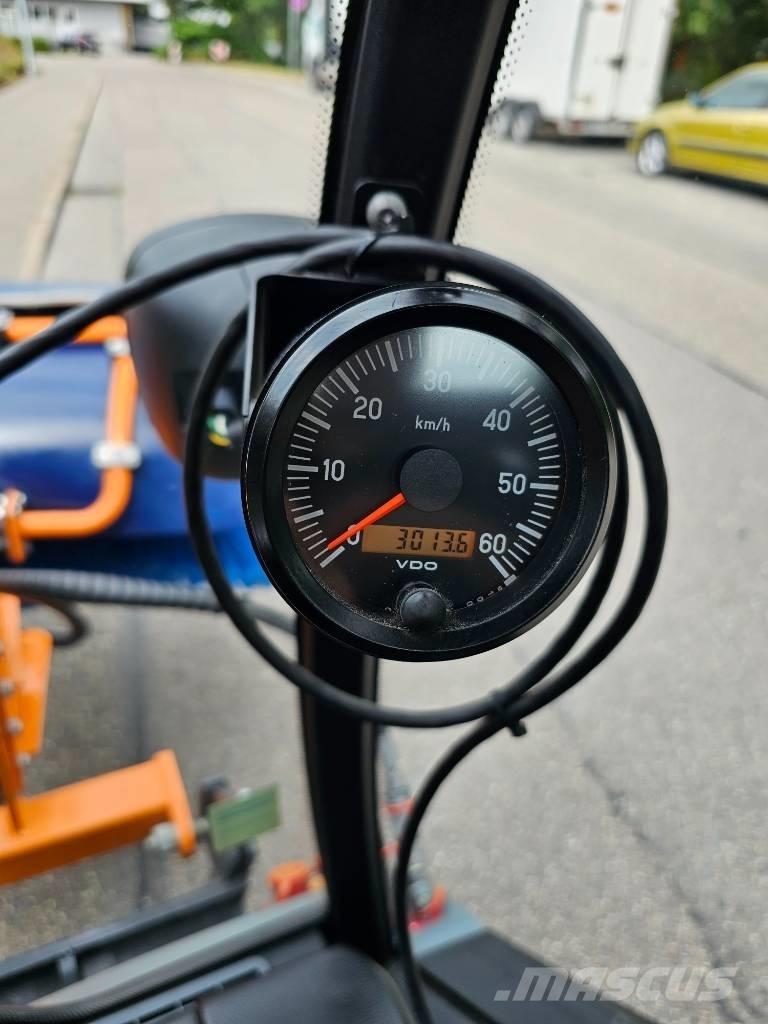 Kärcher MIC 50 Коммунальные мини-погрузчики