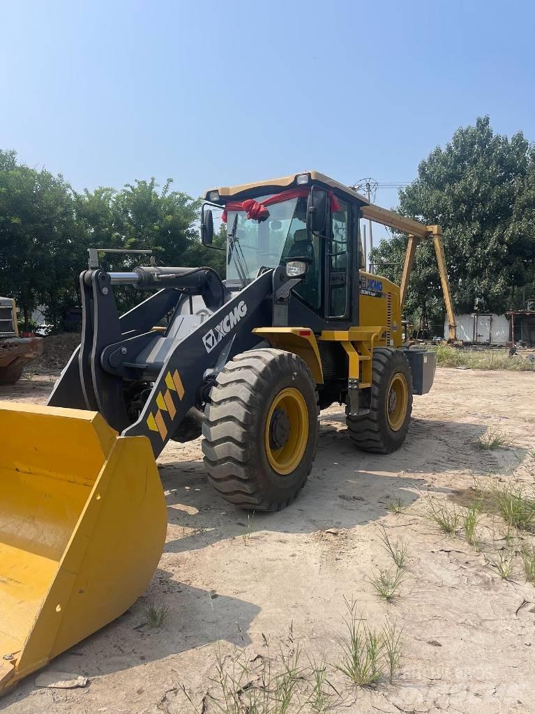 XCMG LW 300 FV Фронтальные погрузчики
