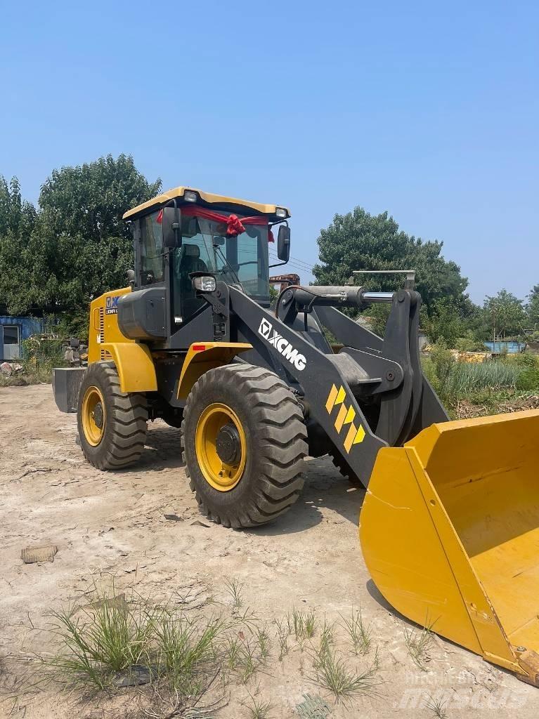 XCMG LW 300 FV Фронтальные погрузчики