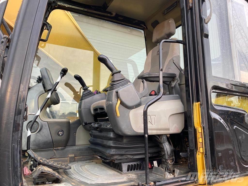 CAT 330DL Гусеничные экскаваторы
