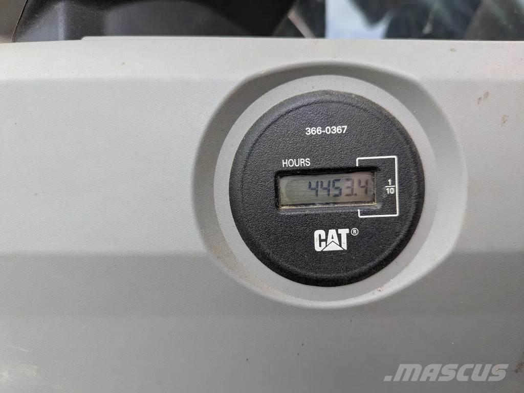 CAT 374F Гусеничные экскаваторы
