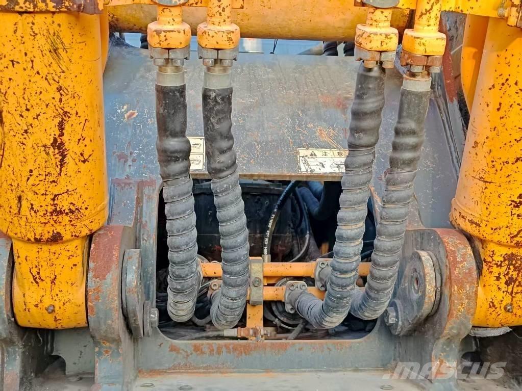 Hyundai R300LC-9S Гусеничные экскаваторы